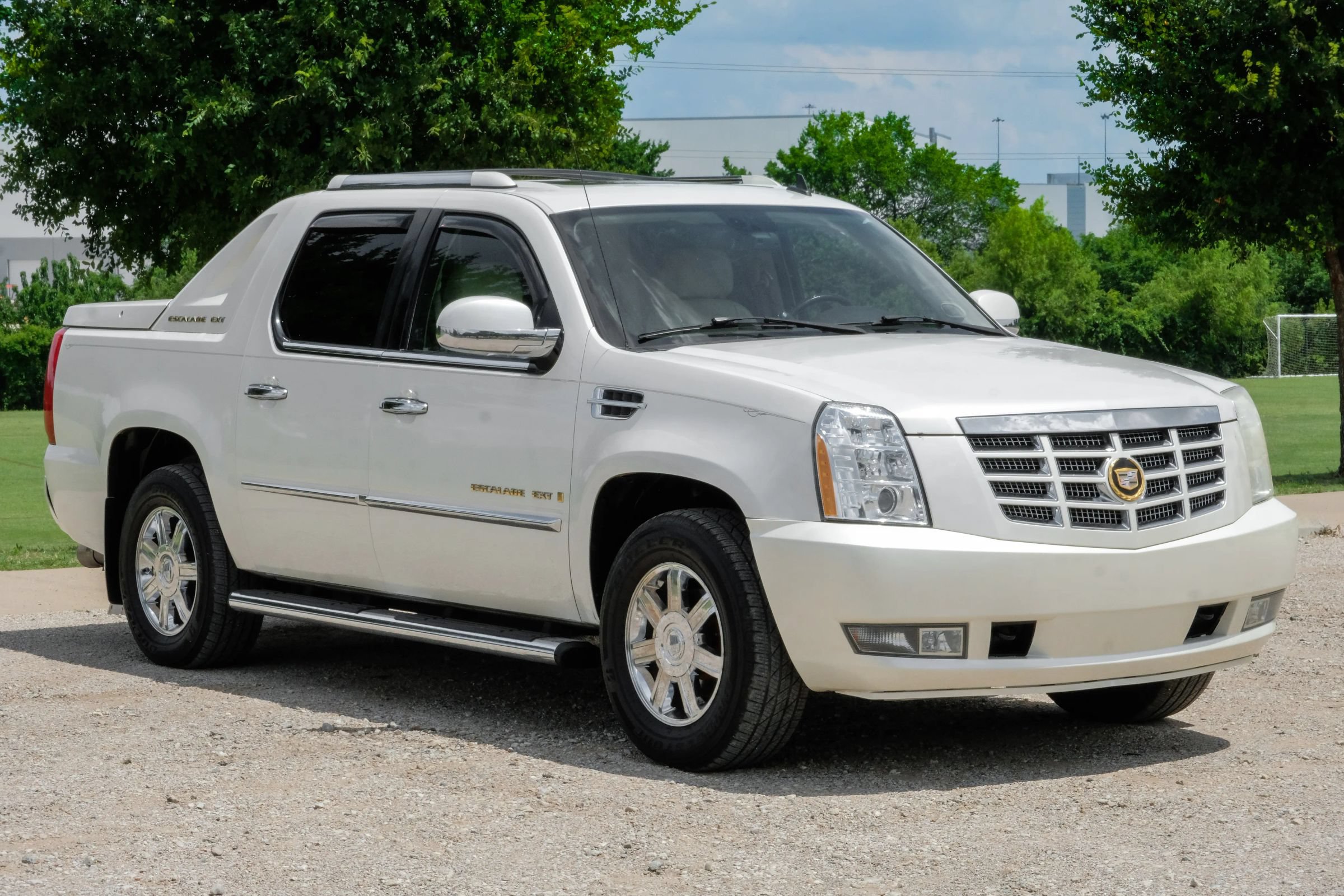 Used 2007 Cadillac Escalade EXT w/ Information Package AWD/4WD image 8