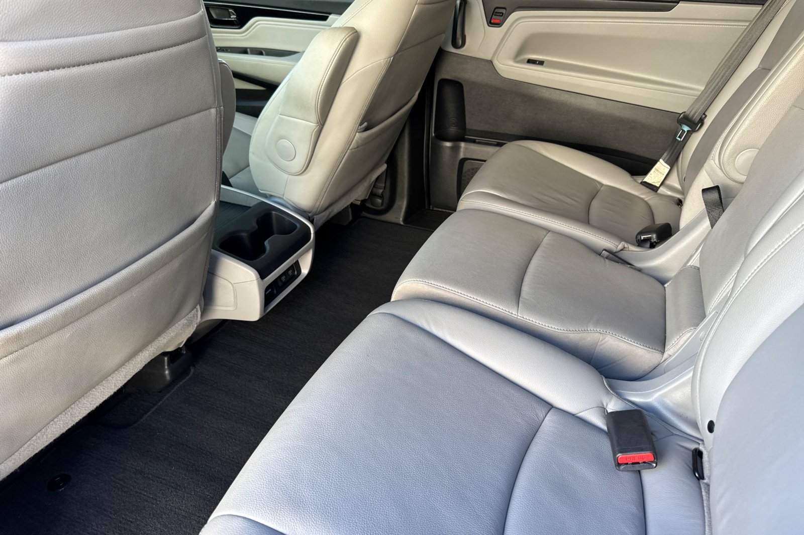 Used 2019 Honda Odyssey Elite image 9