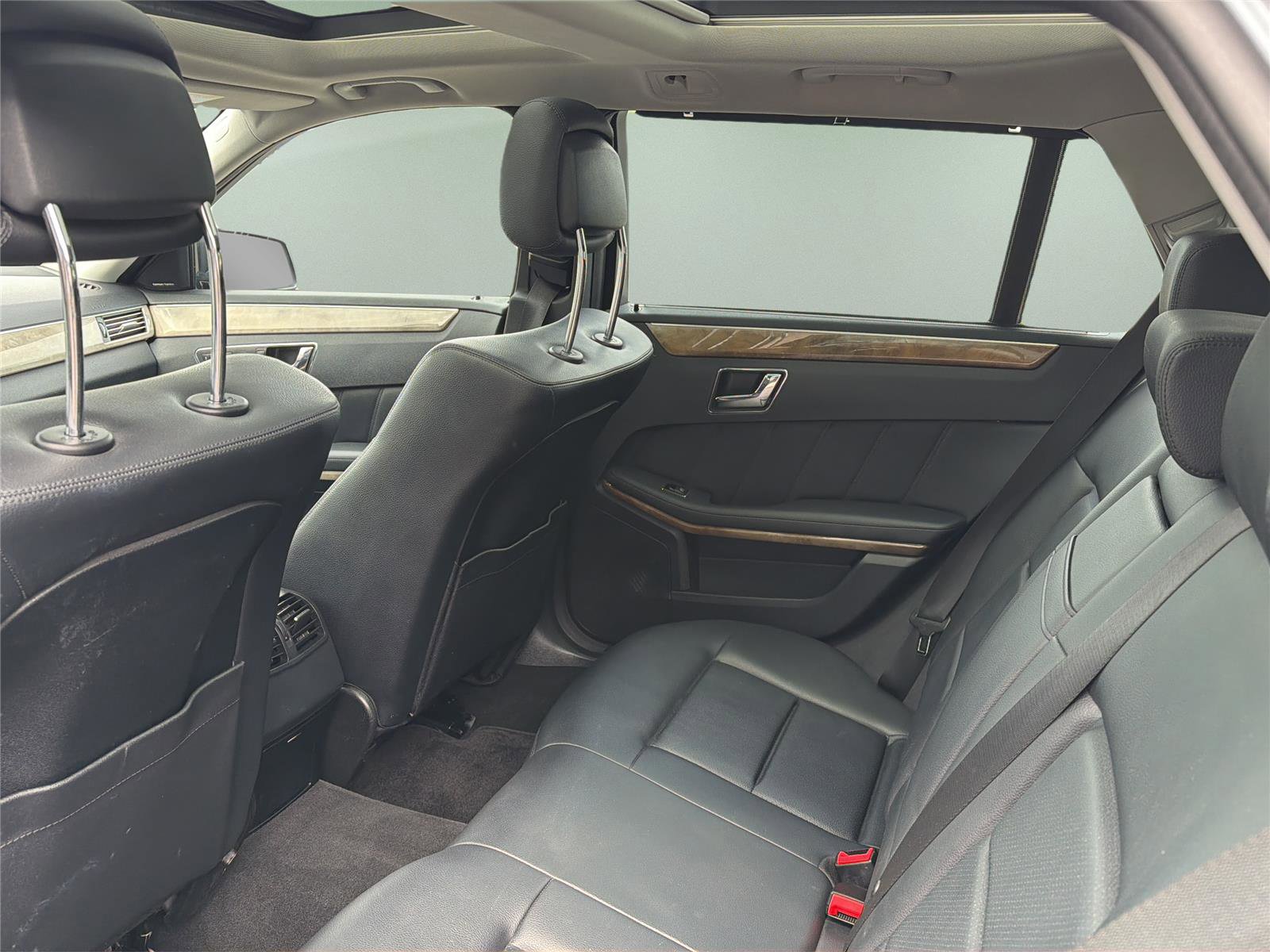 Used 2011 Mercedes-Benz E 350 4MATIC Wagon image 27