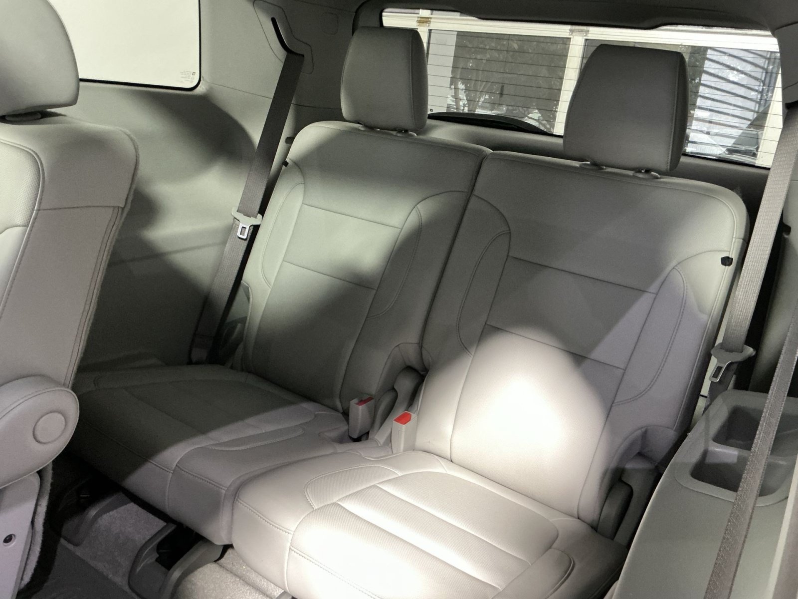 Used 2020 GMC Acadia SLT w/ Driver Alert Package II FWD image 27