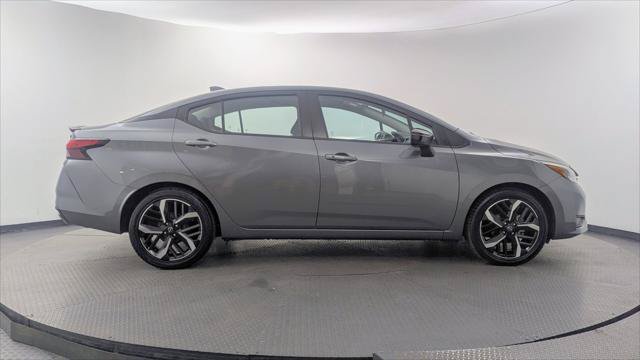 Used 2025 Nissan Versa SR FWD image 9