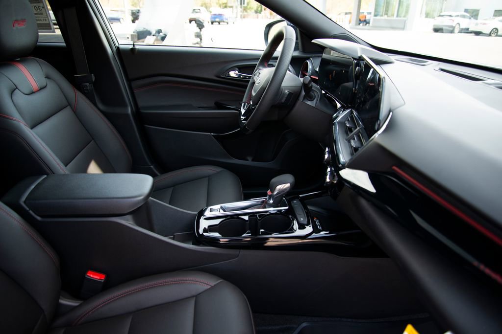 New 2026 Chevrolet Trax RS w/ Sunroof Package image 17