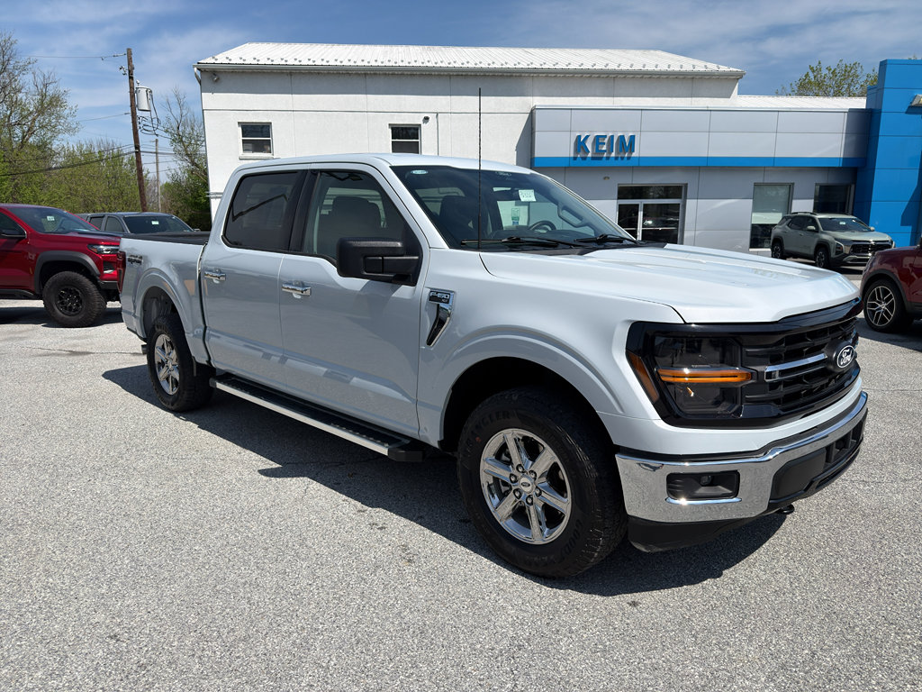 Used 2025 Ford F150 XLT w/ Equipment Group 301A Standard AWD/4WD image 3