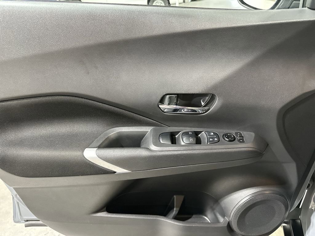 Used 2023 Nissan Kicks SV image 15