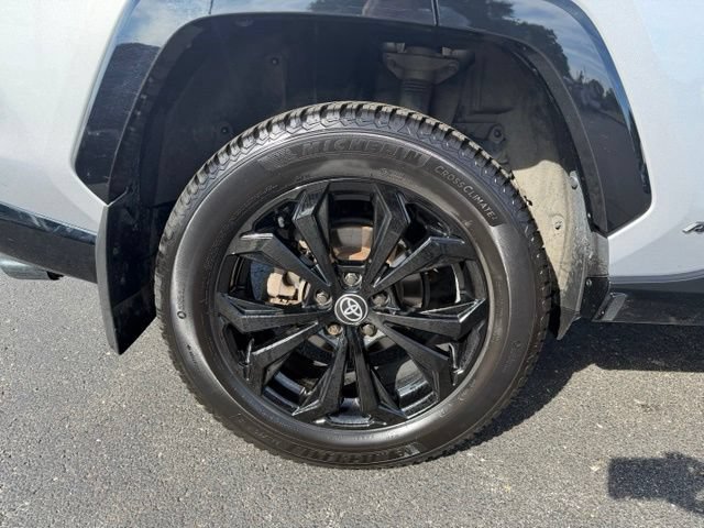 Used 2023 Toyota RAV4 XSE AWD/4WD image 17