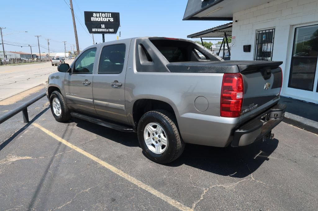Used 2007 Chevrolet Avalanche LS RWD image 4