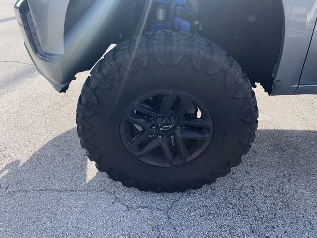 Used 2020 Chevrolet Silverado 1500 LT Trail Boss AWD/4WD image 2