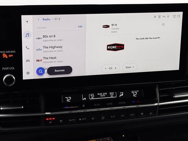 Used 2025 Toyota Sienna Limited image 48