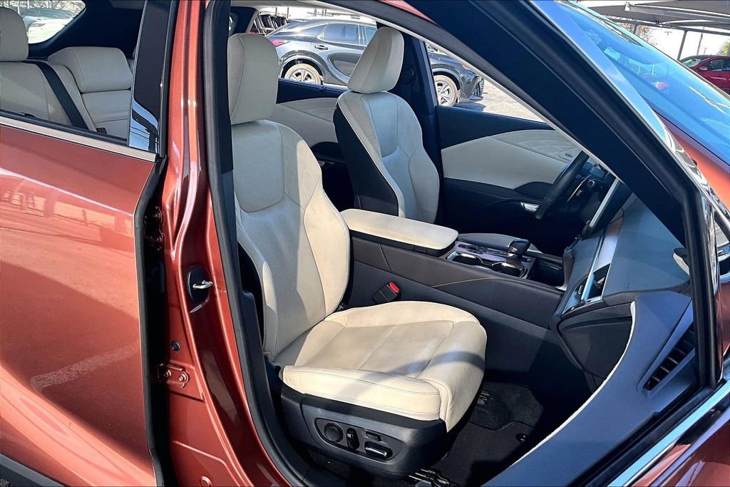 Used 2023 Lexus RX 350 AWD w/ Cold Area Package image 10