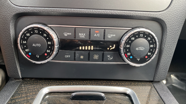 Used 2015 Mercedes-Benz GLK 350 2WD image 18