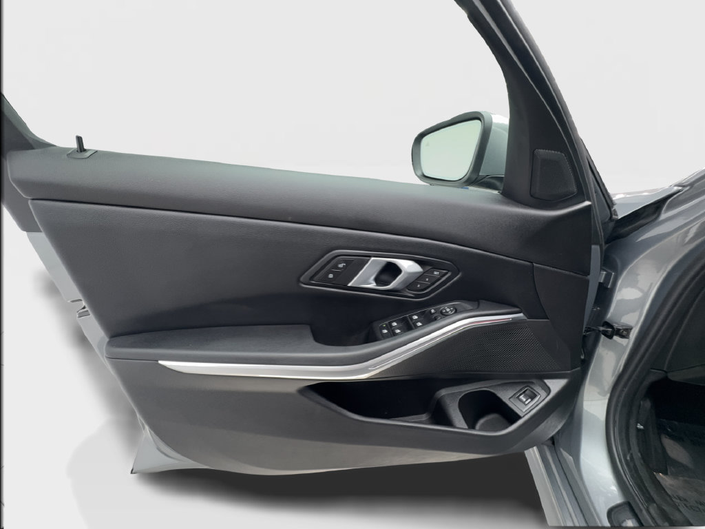 Used 2026 BMW 330i Sedan RWD image 25