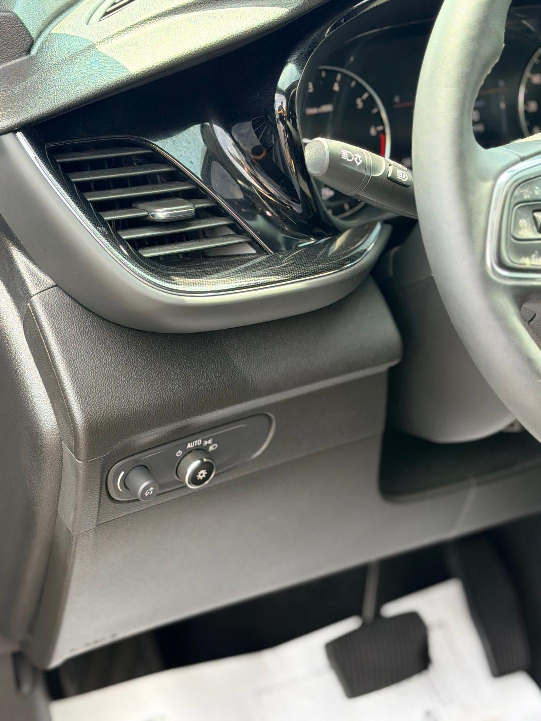 Used 2022 Buick Envision Preferred FWD image 14