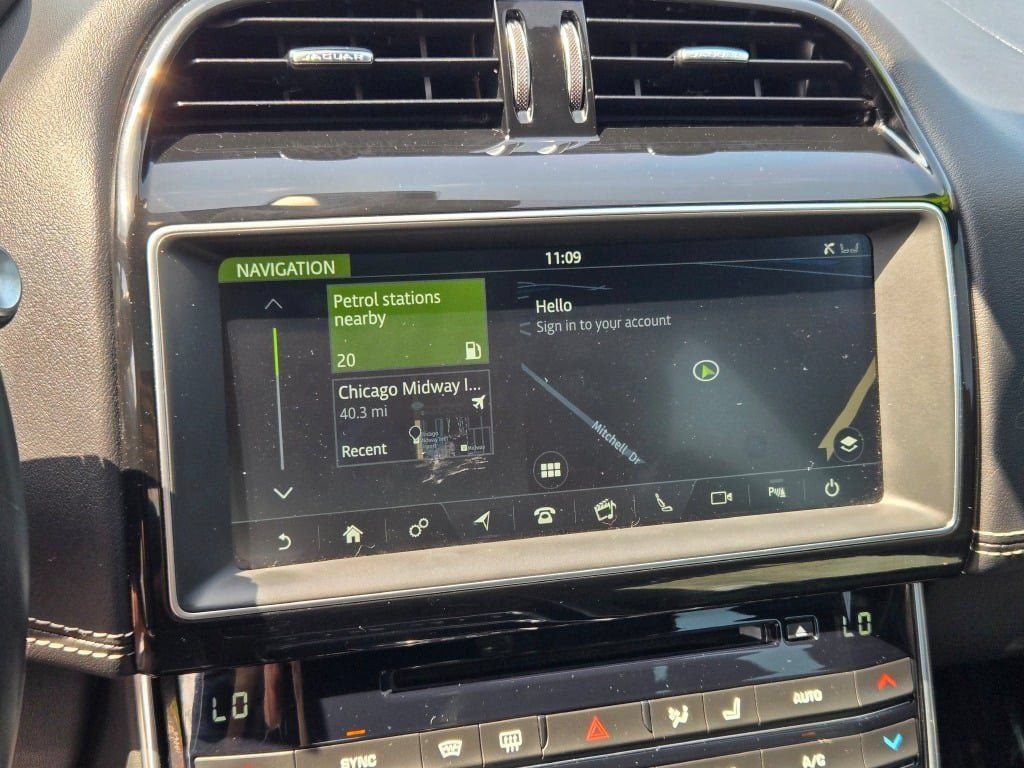 Used 2019 Jaguar XE R-Sport RWD image 26