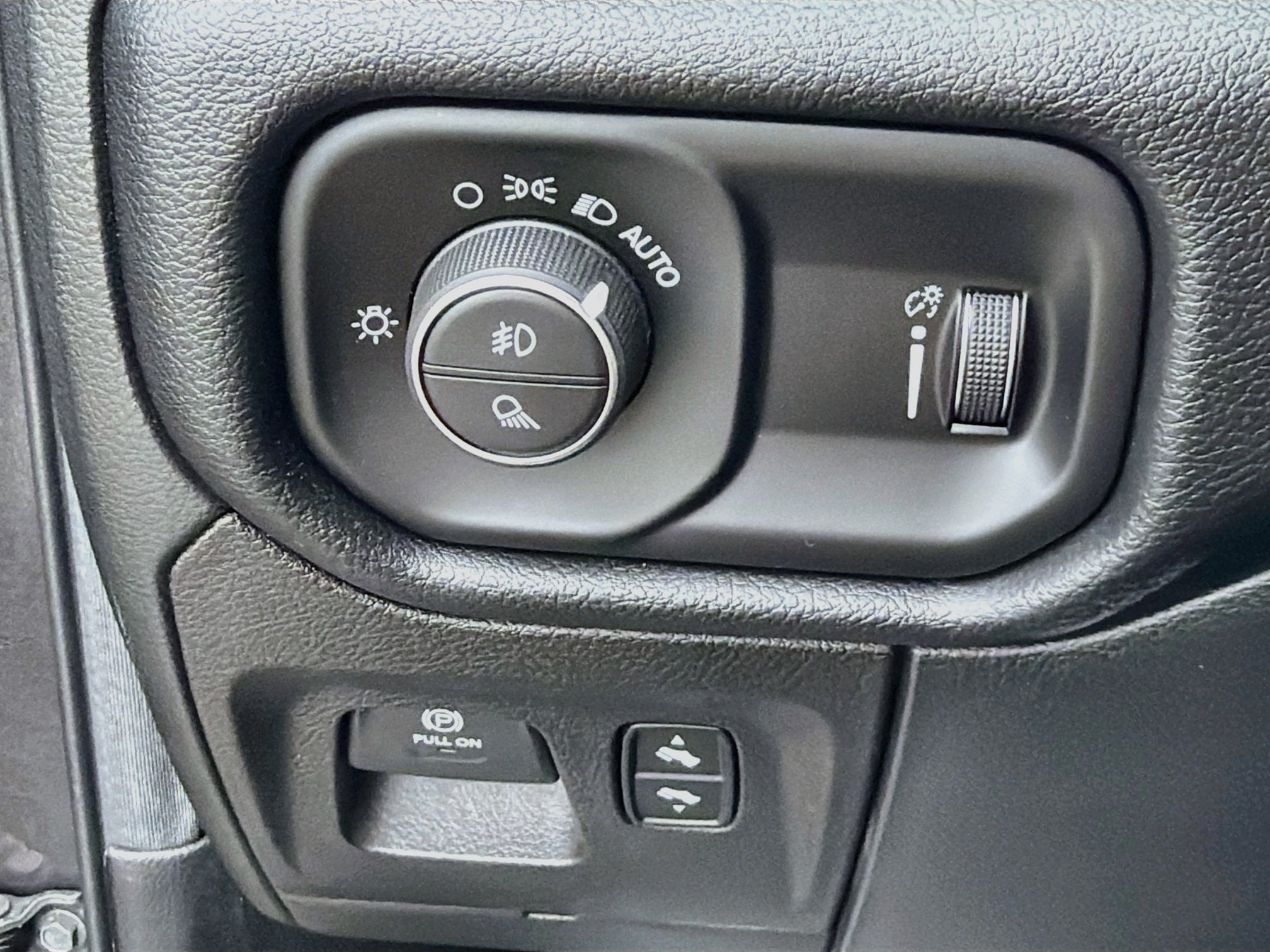 Used 2022 RAM 1500 Big Horn RWD image 33