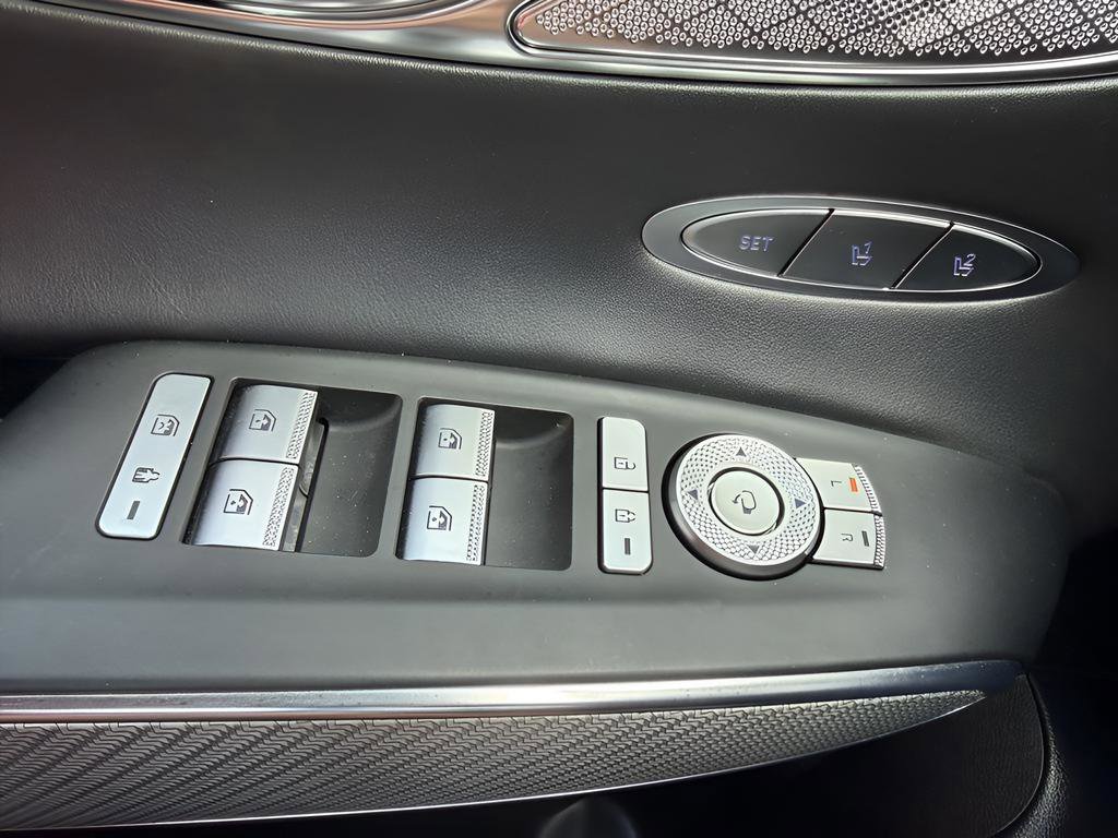 Used 2024 Genesis GV70 3.5T Sport image 18