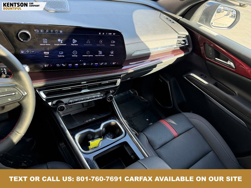 Used 2024 Chevrolet Traverse RS image 24