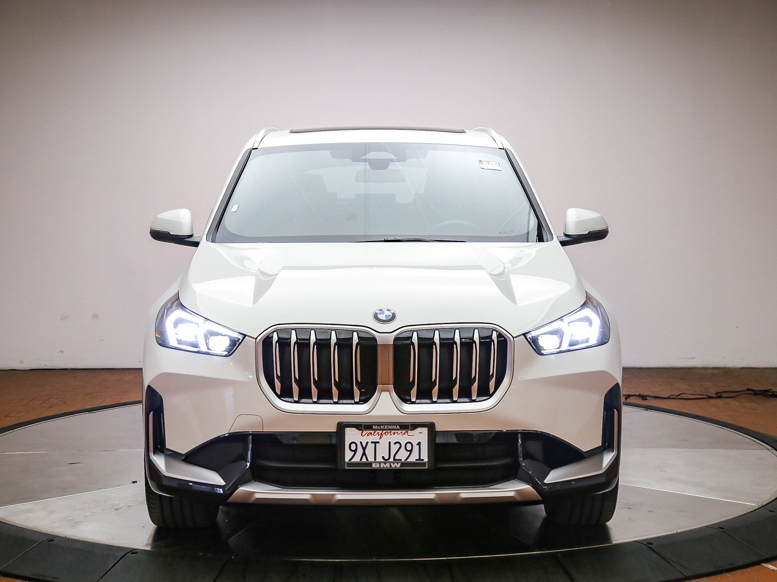 Used 2026 BMW X1 xDrive28i w/ Convenience Package AWD/4WD image 2