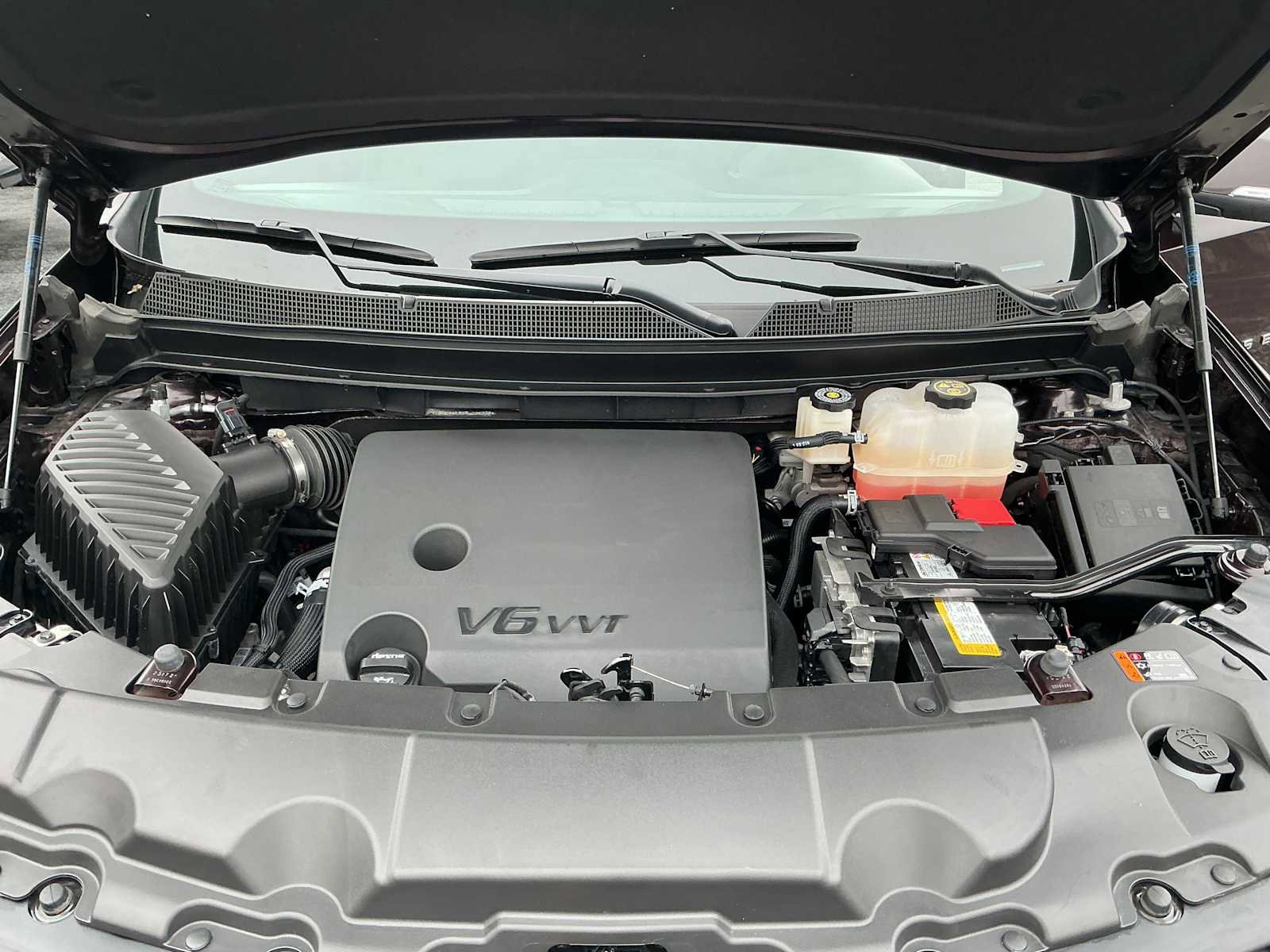 Used 2023 Chevrolet Traverse LT image 32