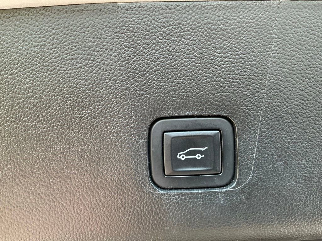 Used 2020 Chevrolet Traverse LT w/ LT Premium Package image 20