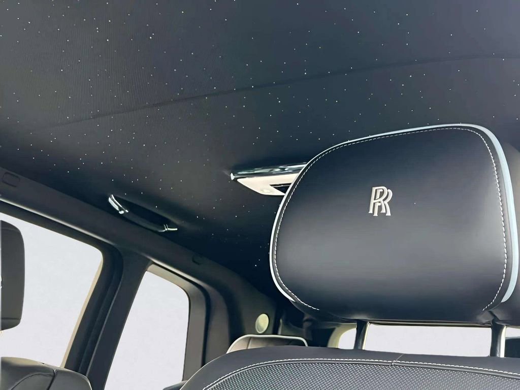 Used 2022 Rolls-Royce Cullinan Black Badge w/ Dark Exterior Package image 12