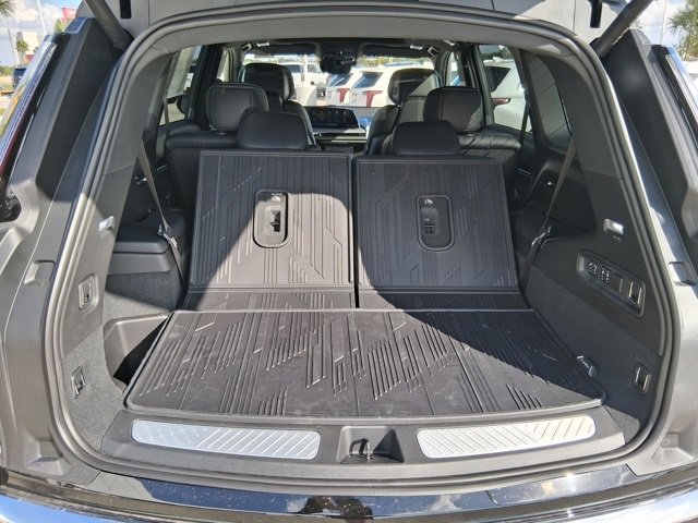 New 2026 Cadillac Vistiq Luxury w/ LPO, Floor Liner Package image 6
