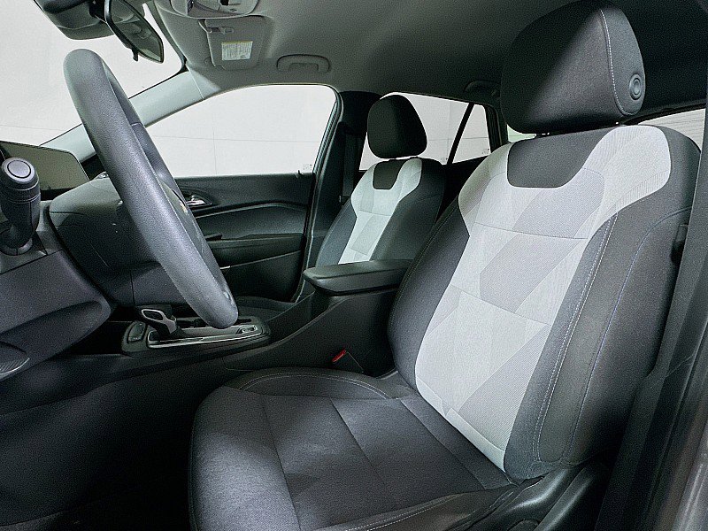Used 2024 Chevrolet Trax LS FWD image 11