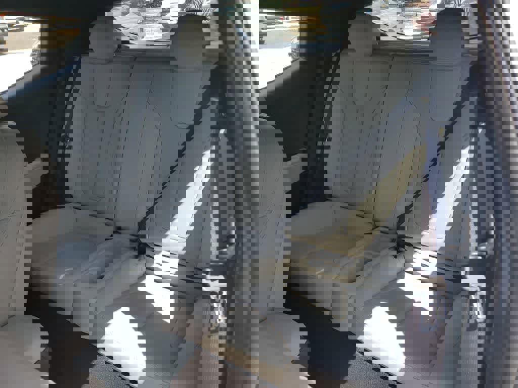 Used 2020 Hyundai Veloster Turbo Ultimate image 9