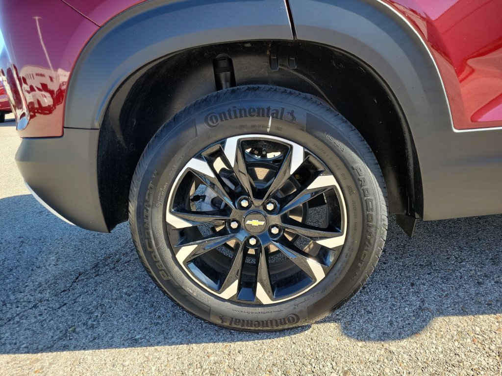 Used 2023 Chevrolet TrailBlazer LT w/ Convenience Package FWD image 5