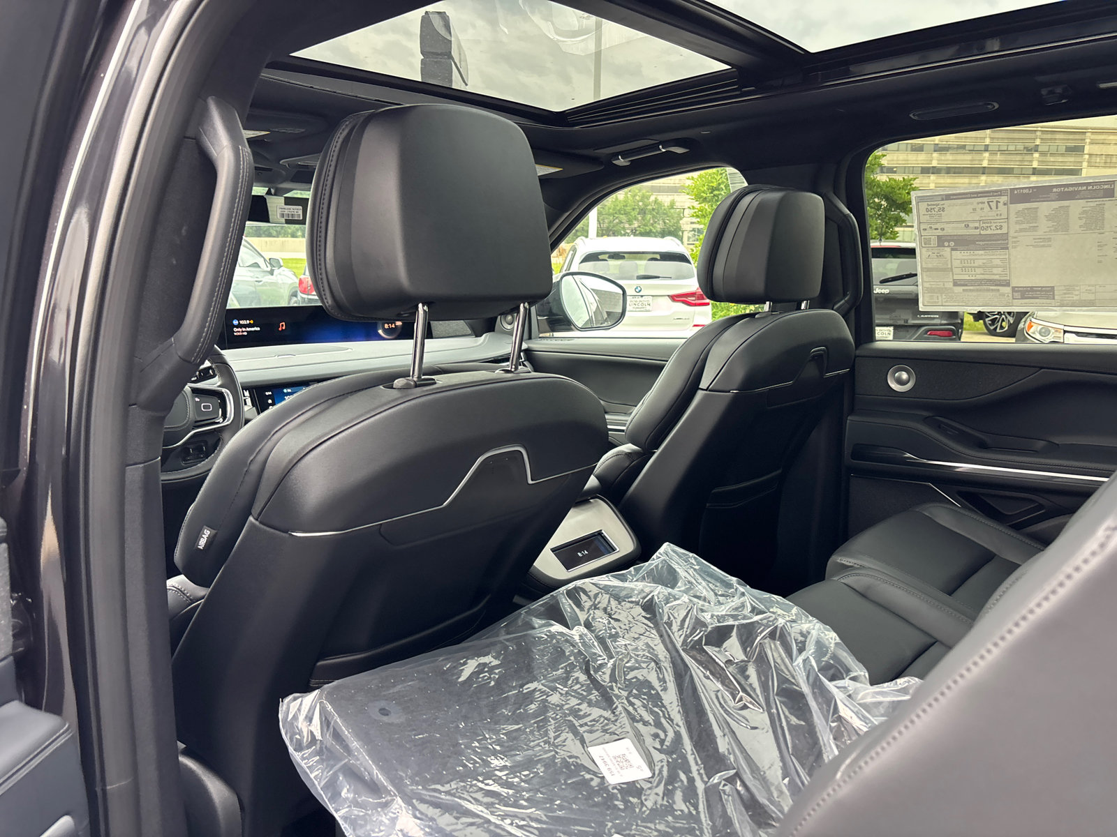 New 2027 Lincoln Navigator L Reserve w/ Jet Appearance Package AWD/4WD image 27