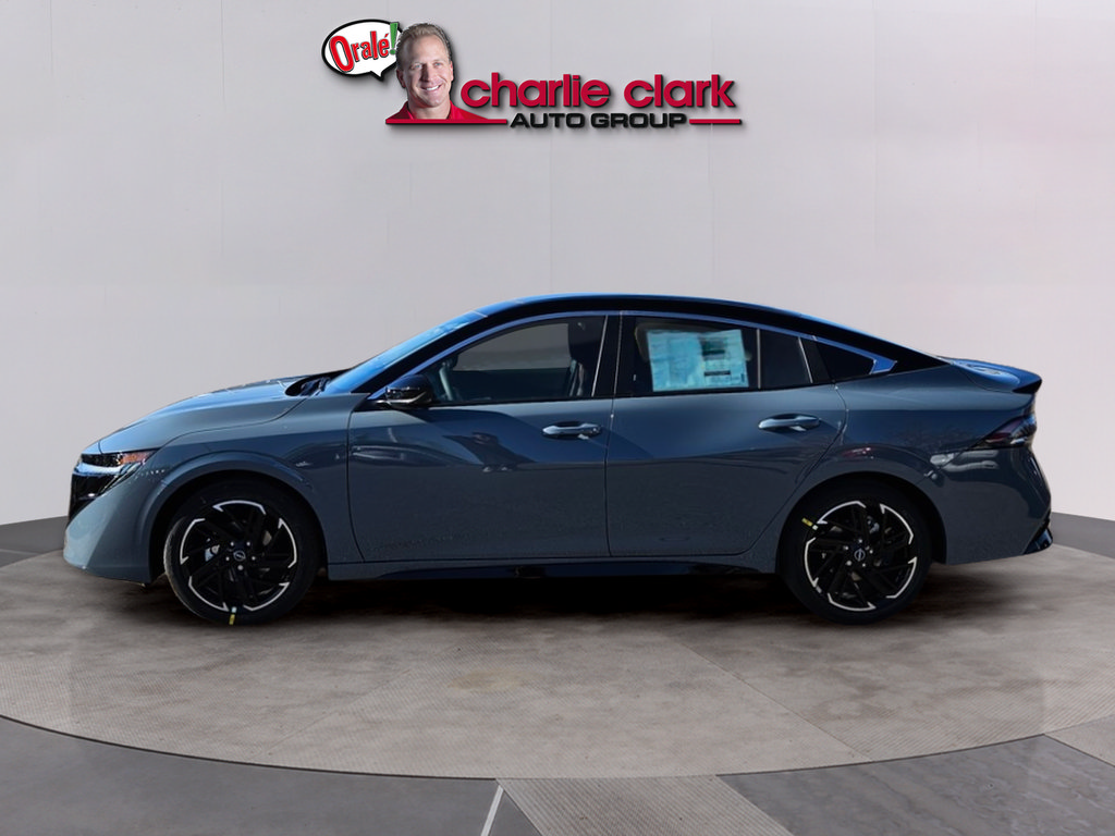 New 2026 Nissan Sentra SR w/ Floor Mat Package FWD image 3