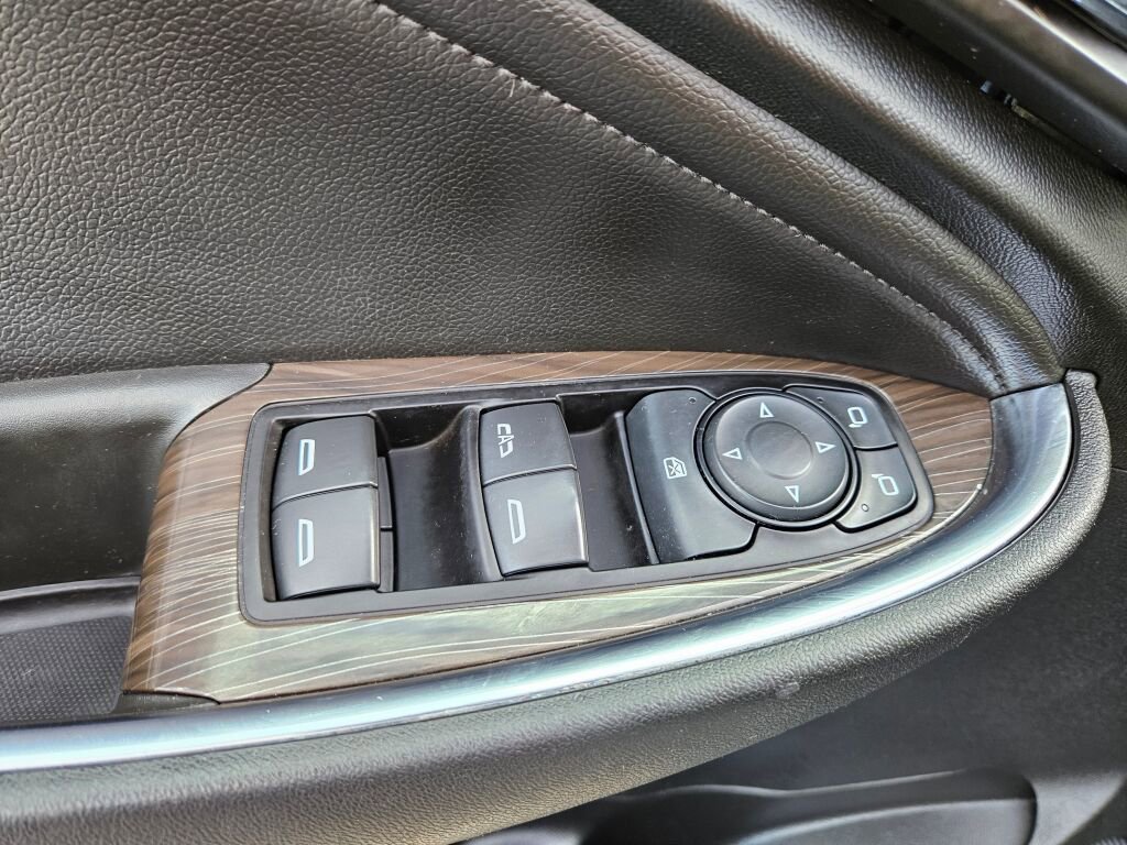 Used 2018 Chevrolet Malibu Premier image 26