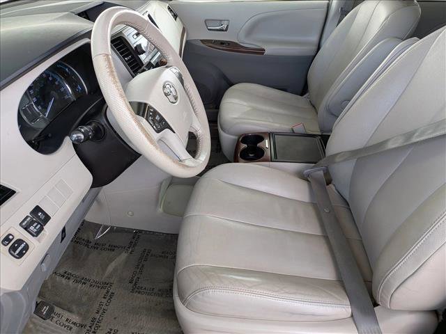 Used 2014 Toyota Sienna XLE image 15