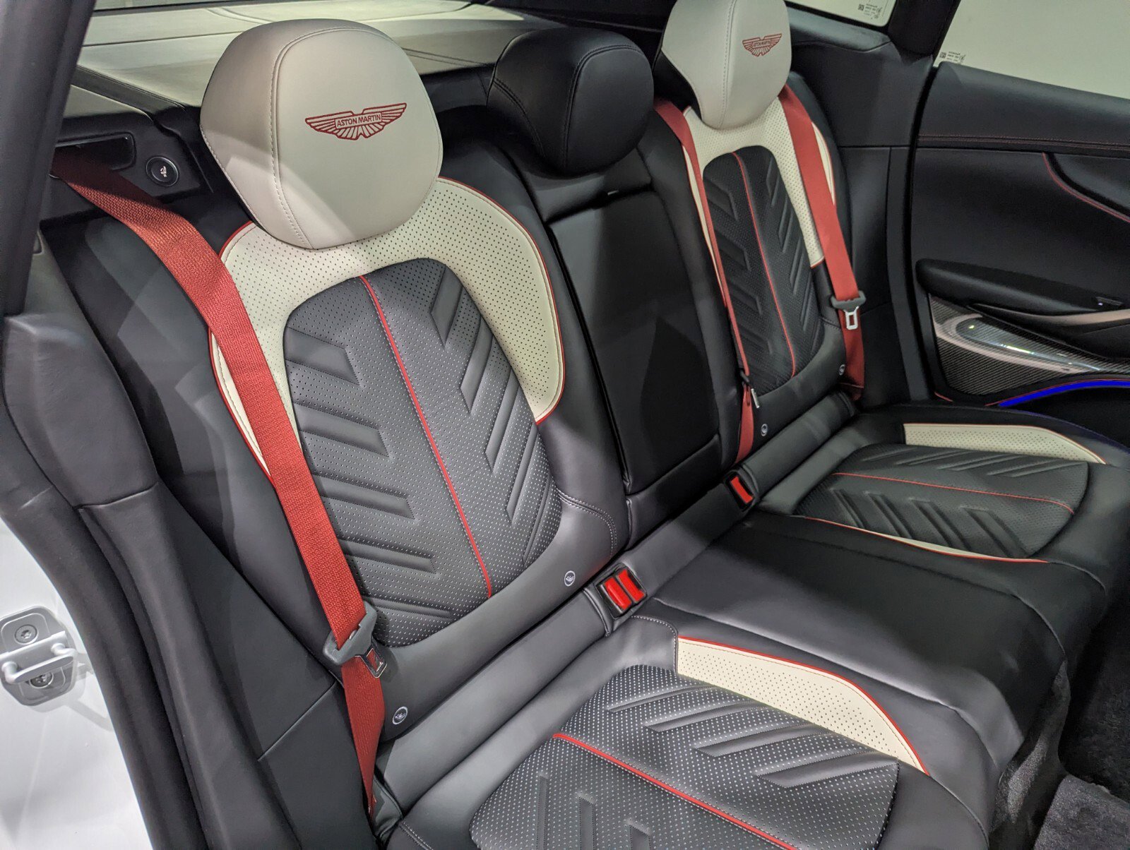 New 2026 Aston Martin DBX S image 21