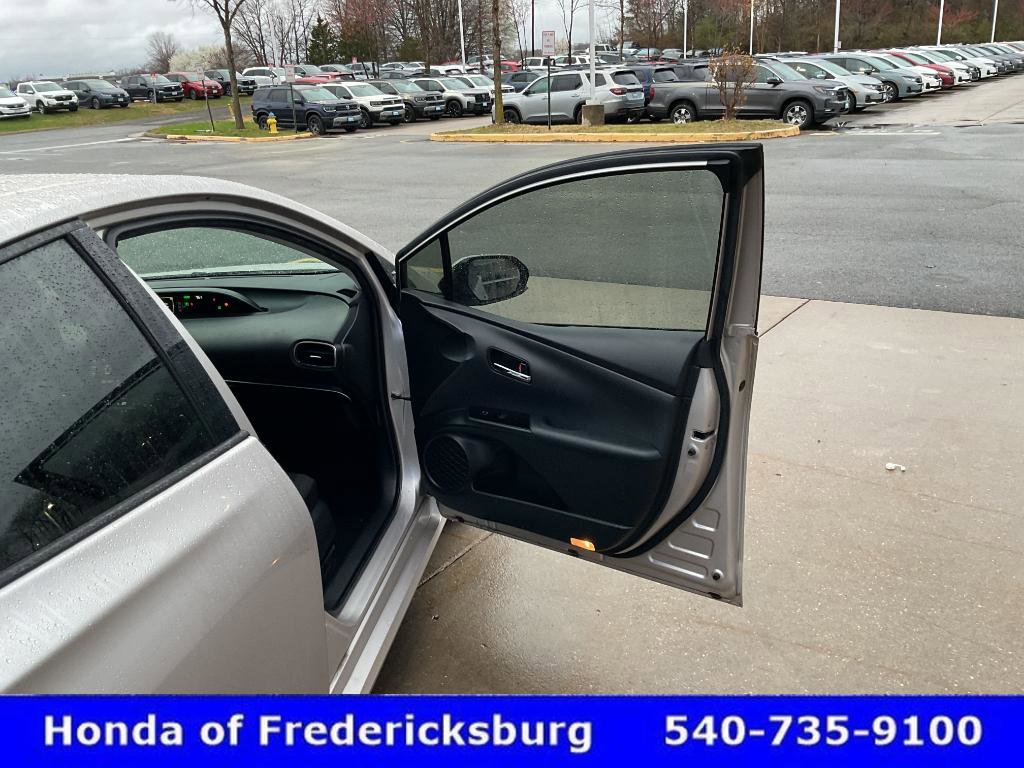 Used 2019 Toyota Prius Prime Plus FWD image 19