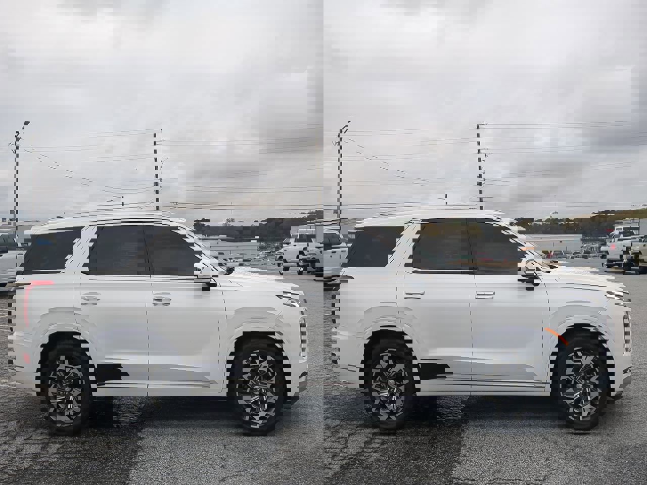 Used 2021 Hyundai Palisade Calligraphy image 2