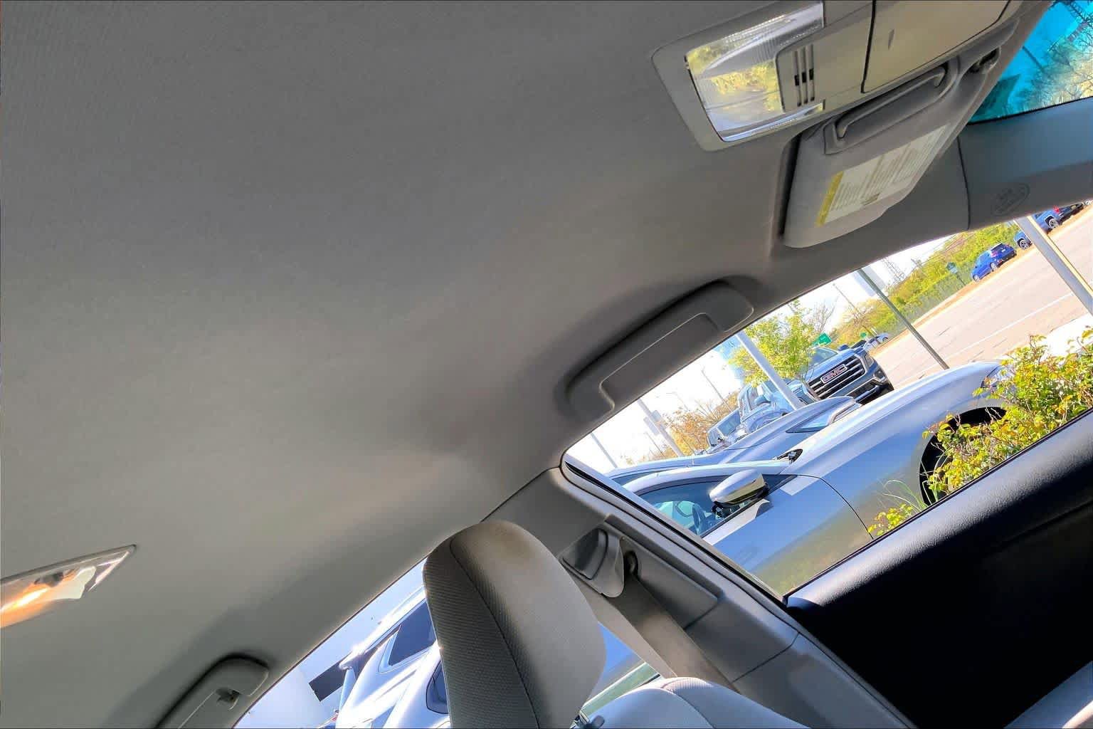 Used 2014 Toyota Camry LE FWD image 19