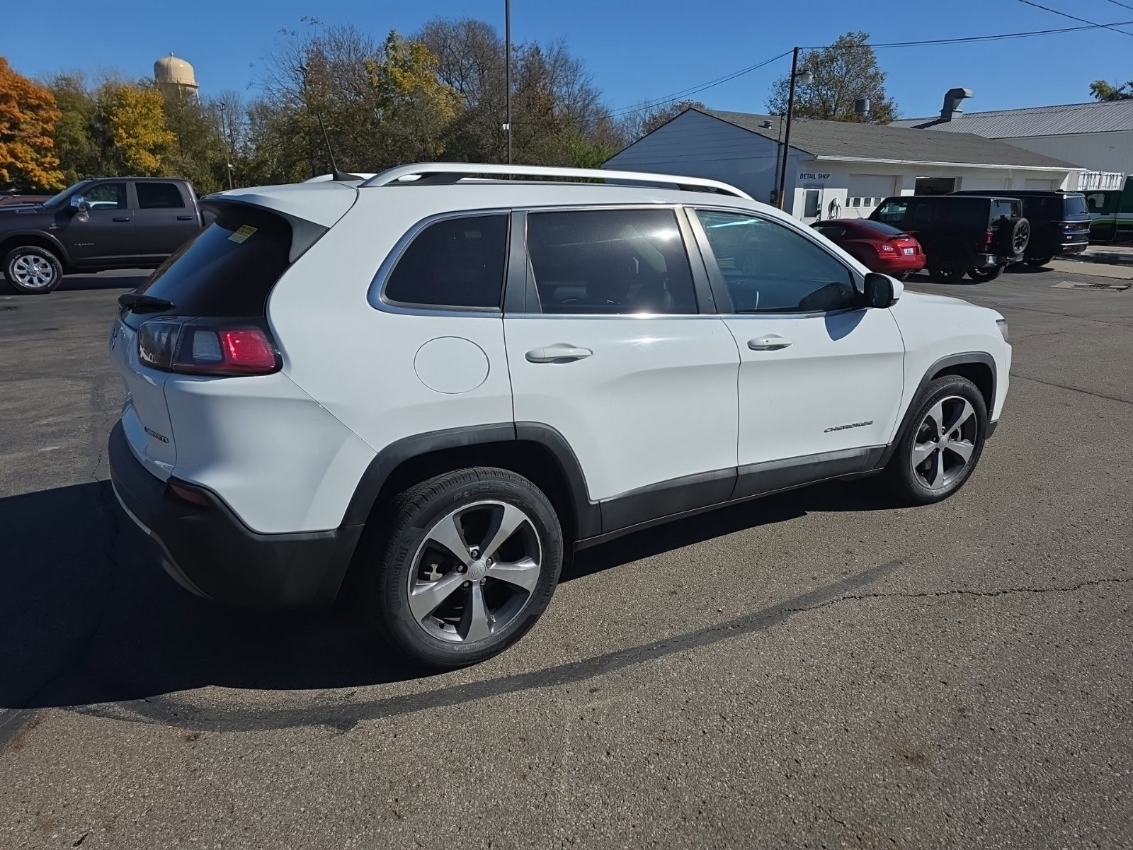 Used 2019 Jeep Cherokee Limited FWD image 3