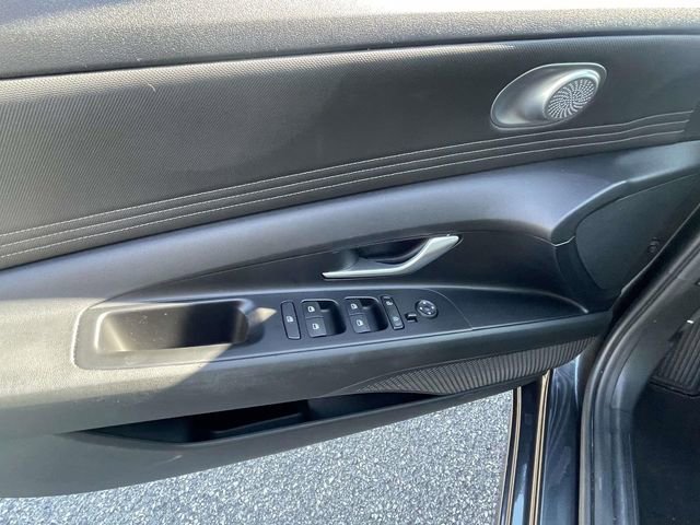 Used 2021 Hyundai Elantra SEL w/ Convenience Package image 16