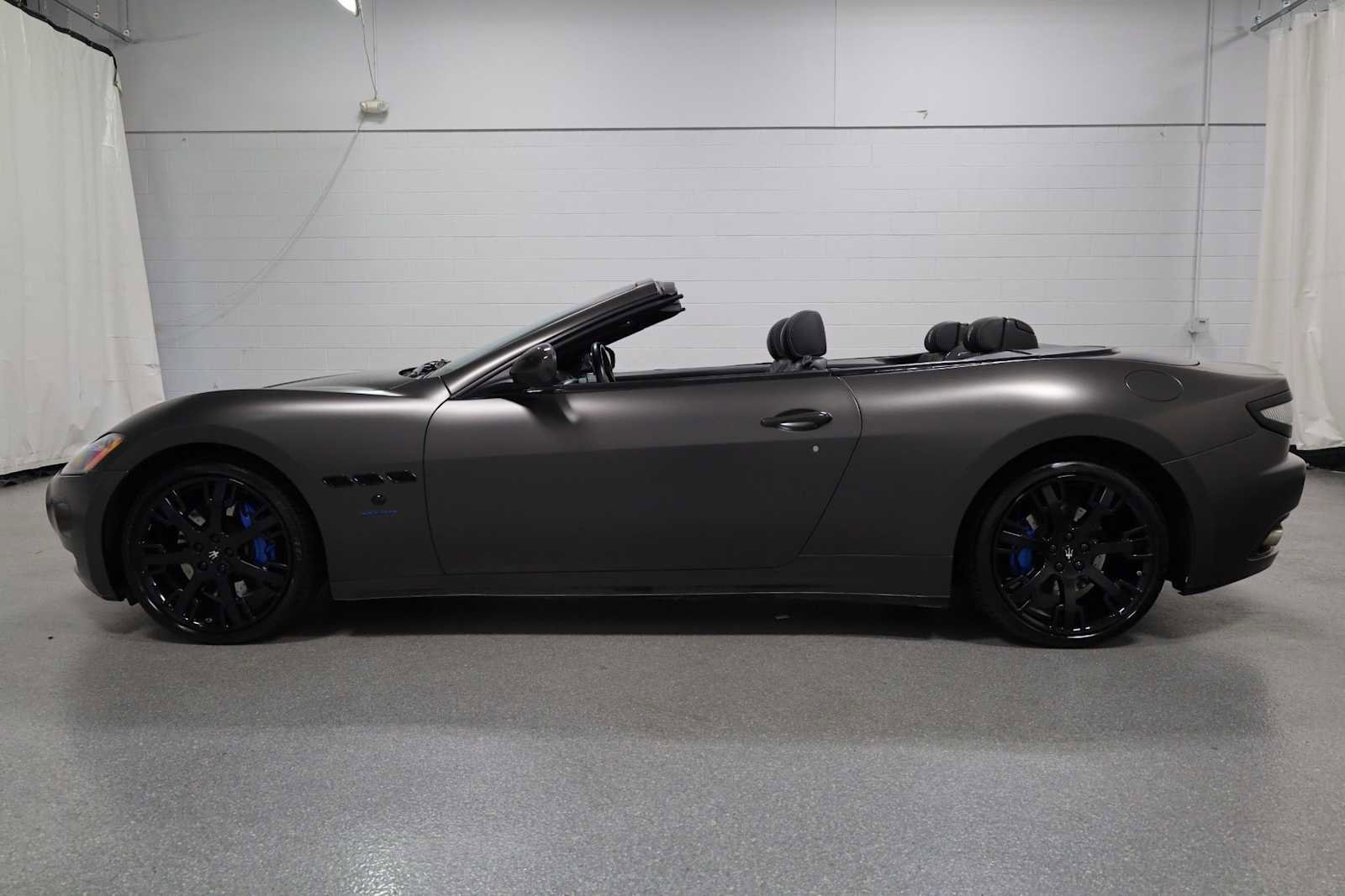 Used 2016 Maserati GranTurismo Convertible image 2