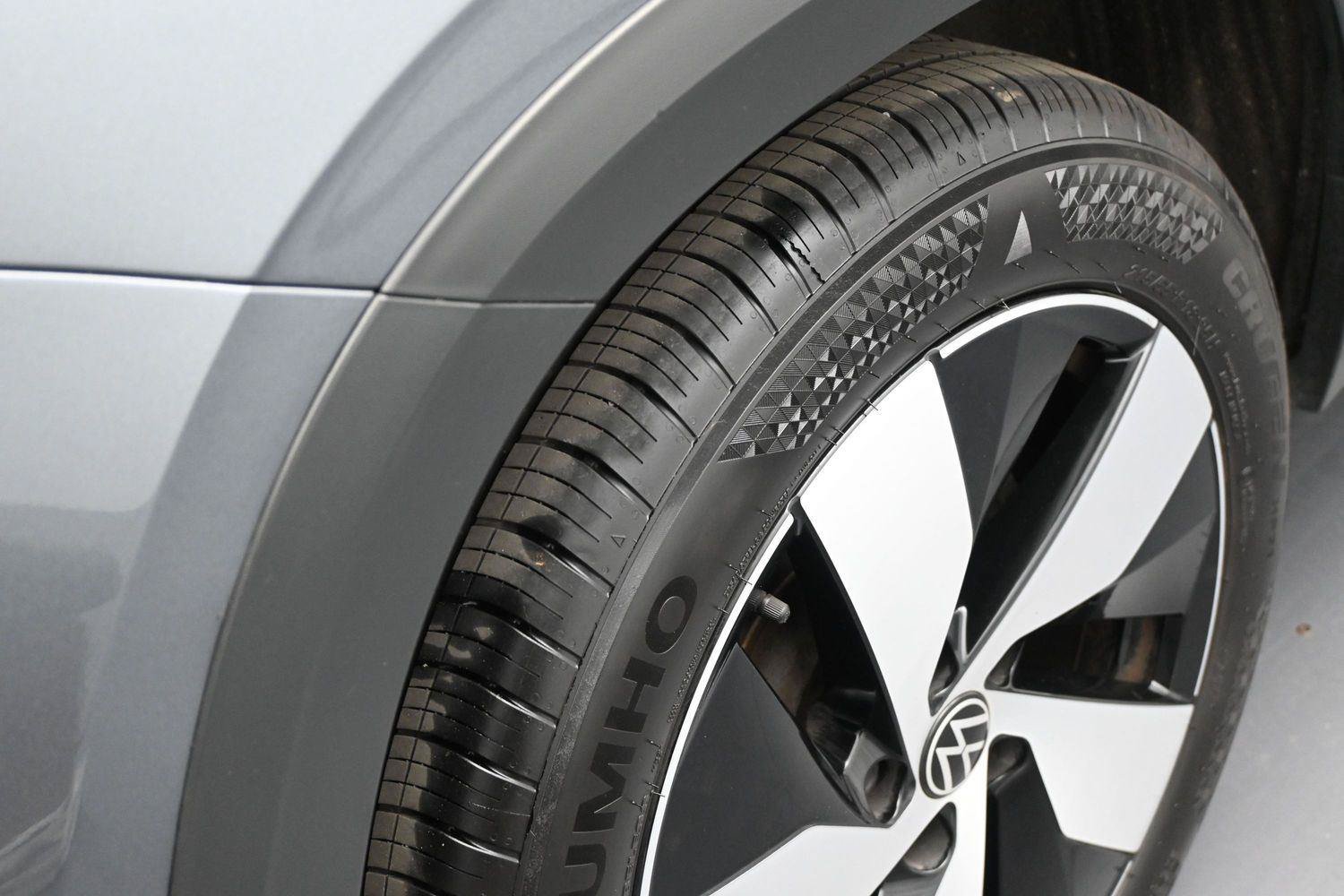 Certified 2025 Volkswagen Taos S AWD/4WD image 15