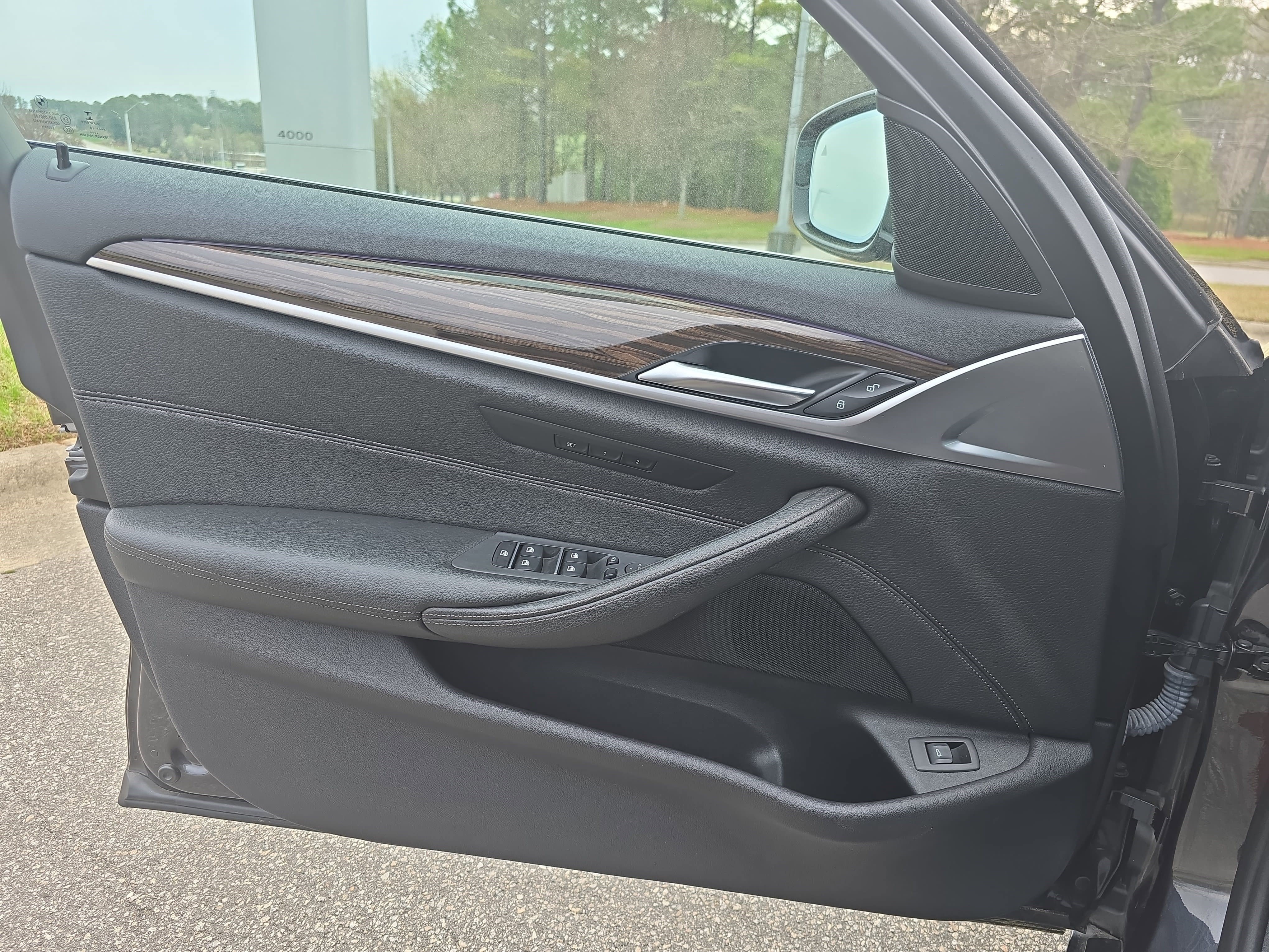 Used 2019 BMW 530i xDrive w/ Convenience Package image 25