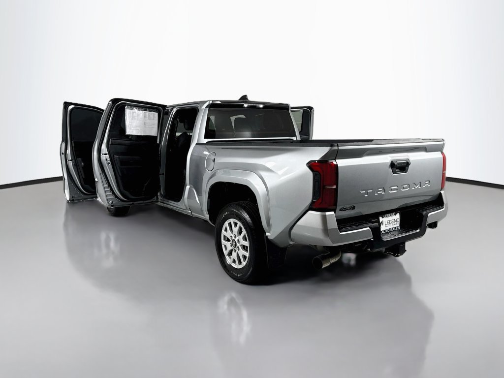 Used 2024 Toyota Tacoma SR5 AWD/4WD image 25