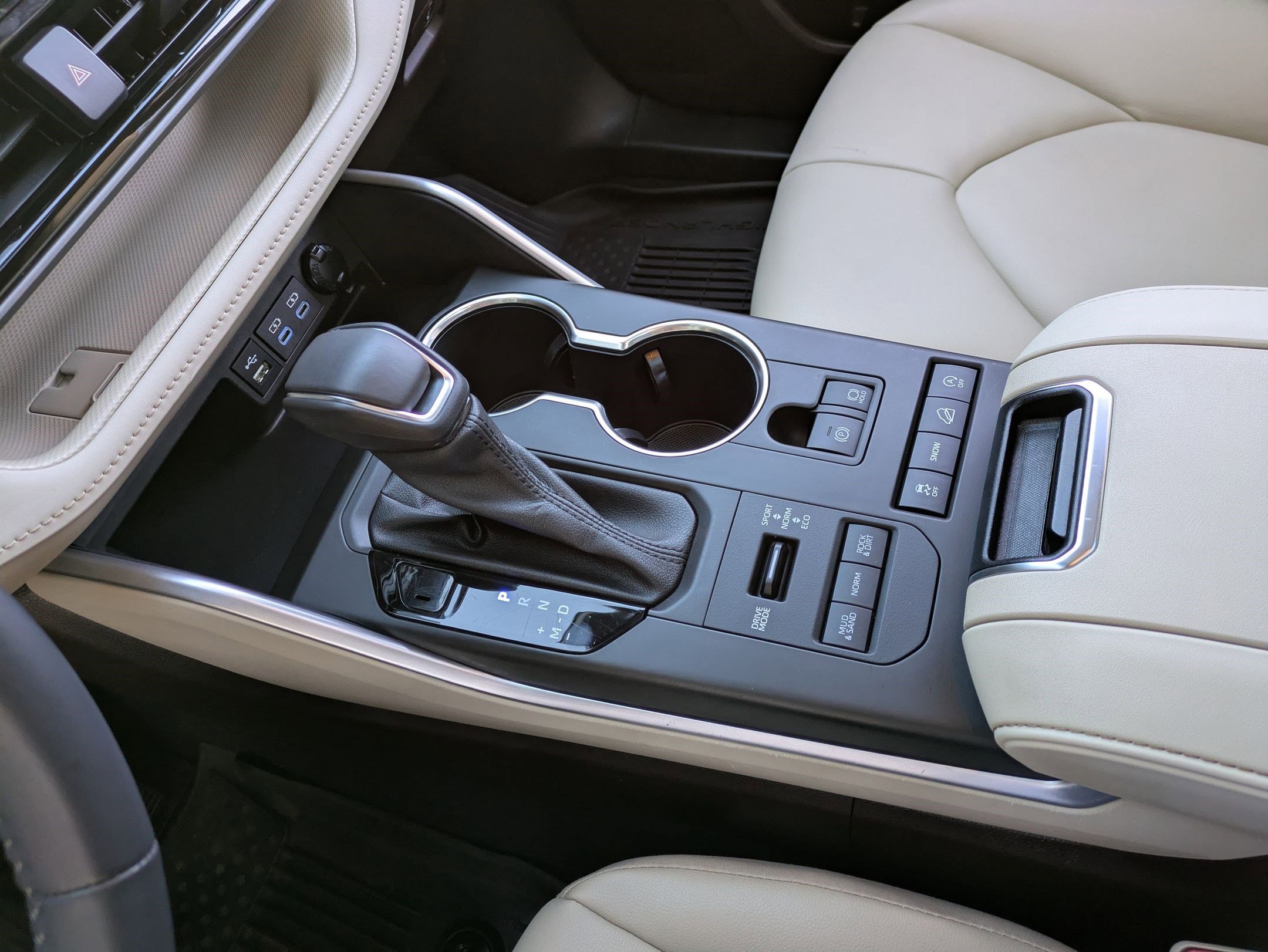 Used 2022 Toyota Highlander XLE image 13