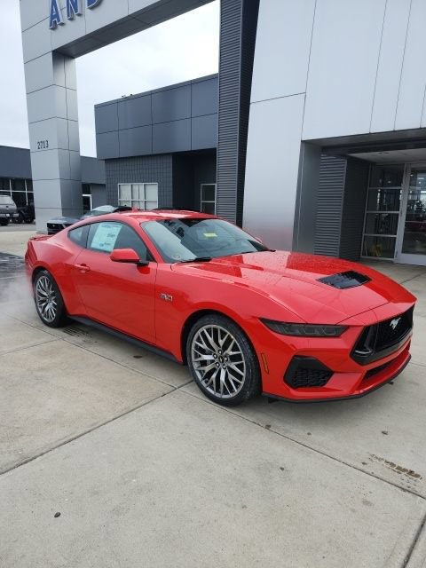 New 2026 Ford Mustang GT RWD video 2