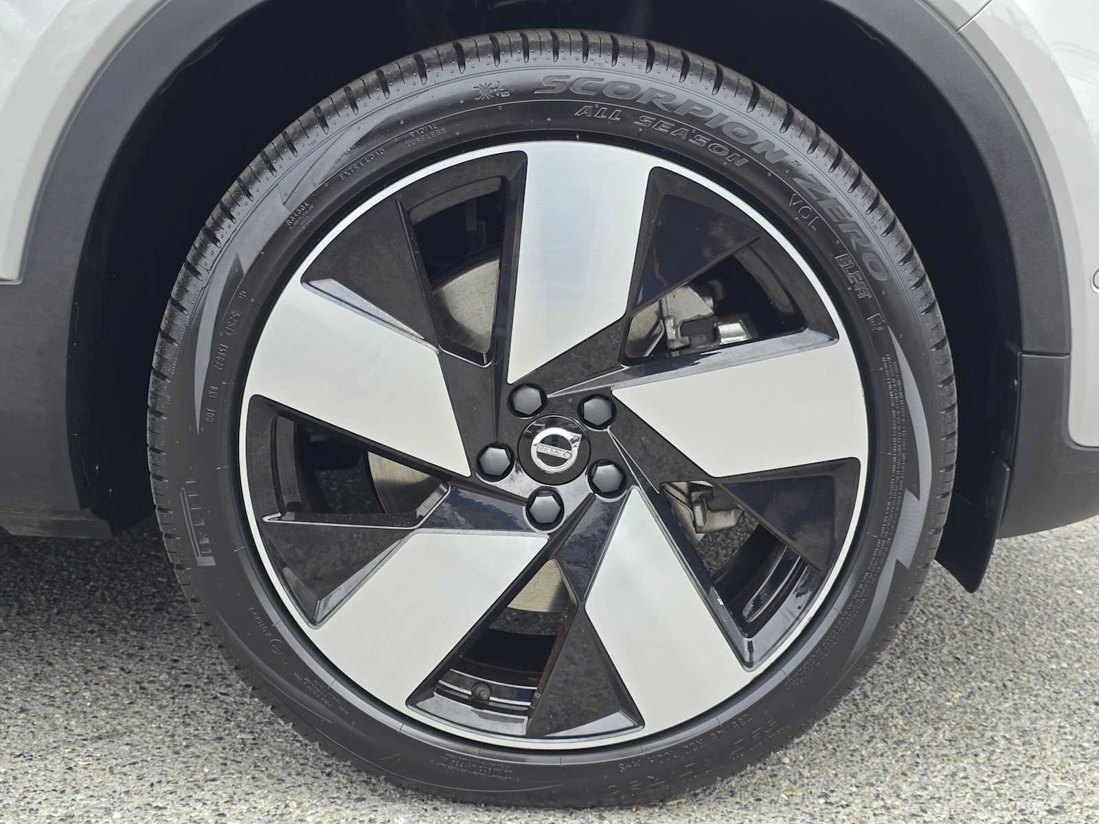 Certified 2023 Volvo C40 P8 Recharge Plus w/ Climate Package AWD/4WD image 10