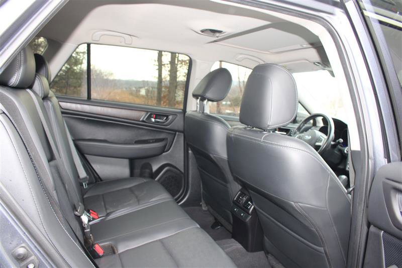 Used 2015 Subaru Outback 3.6R Limited image 16