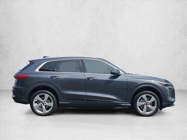 Certified 2025 Audi Q5 Premium AWD/4WD image 4