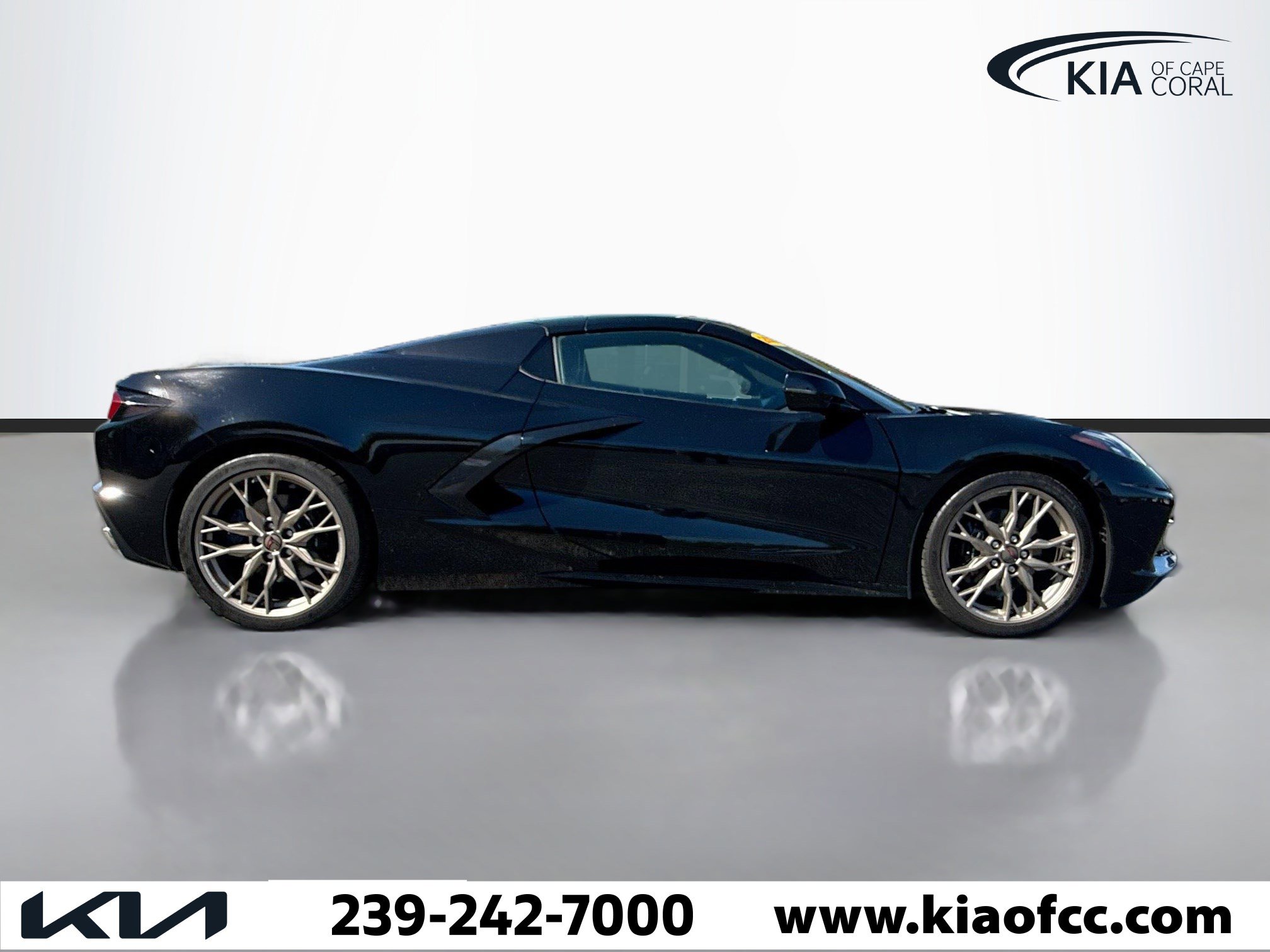 Used 2025 Chevrolet Corvette Stingray Preferred Conv w/ 2LT image 6