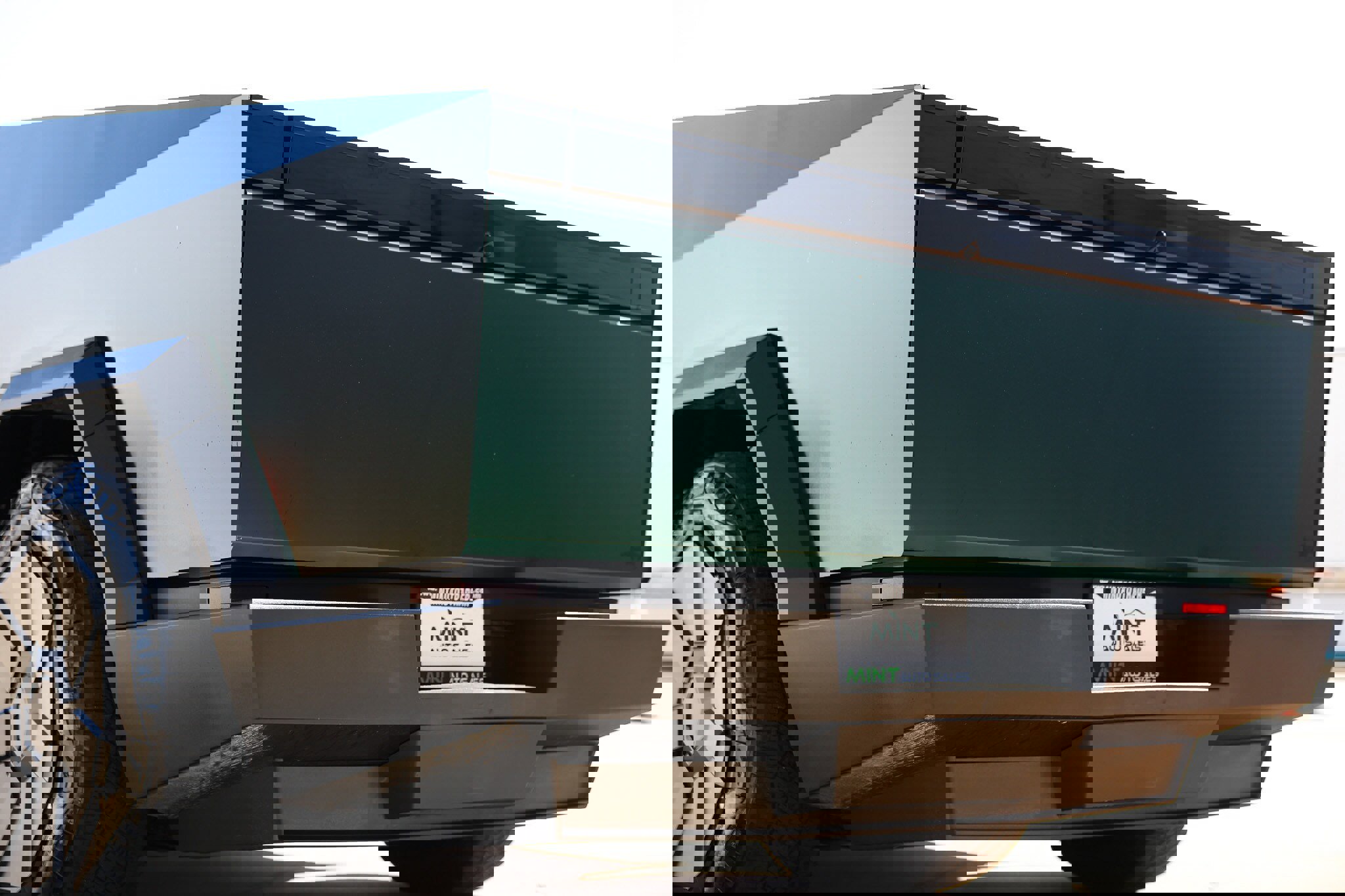 Used 2024 Tesla Cybertruck AWD Crew Cab image 29