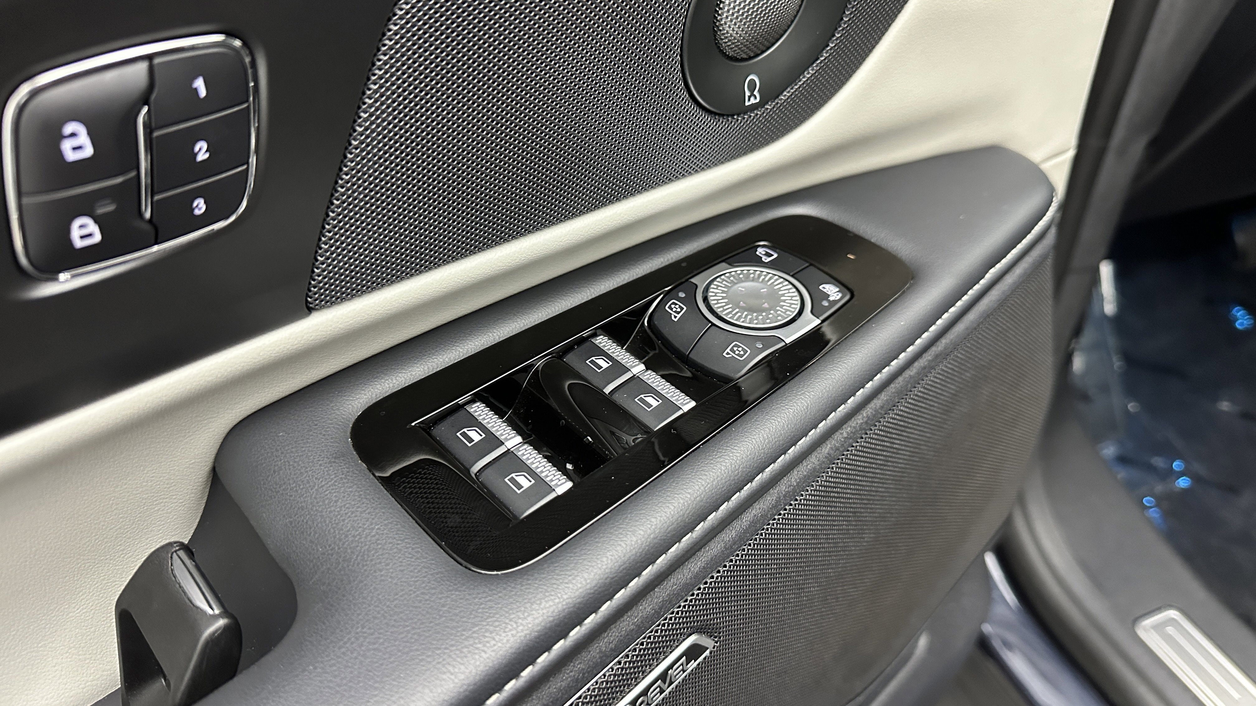 Used 2024 Lincoln Nautilus Premier w/ Equipment Group 102A image 24